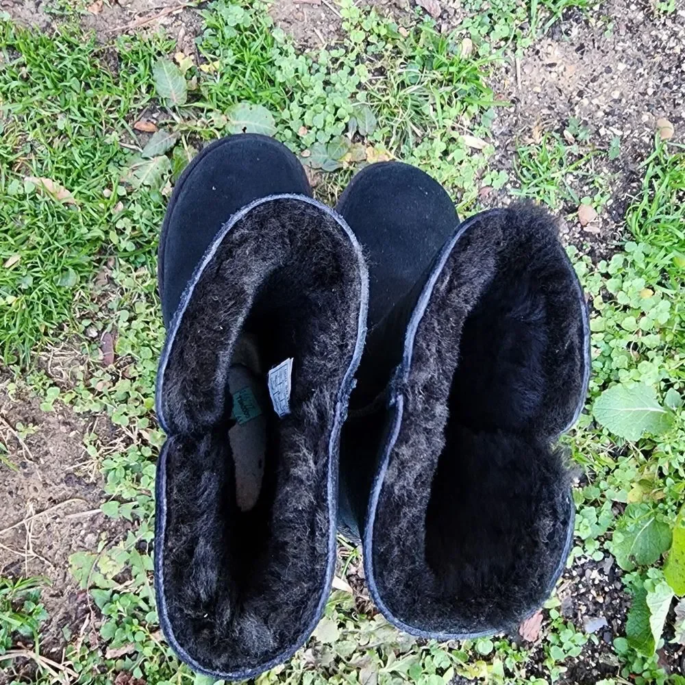 UGG AUSTRALIA - Womens Boots - SIZE 7